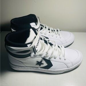 Brand New Converse Men’s  Size 7.